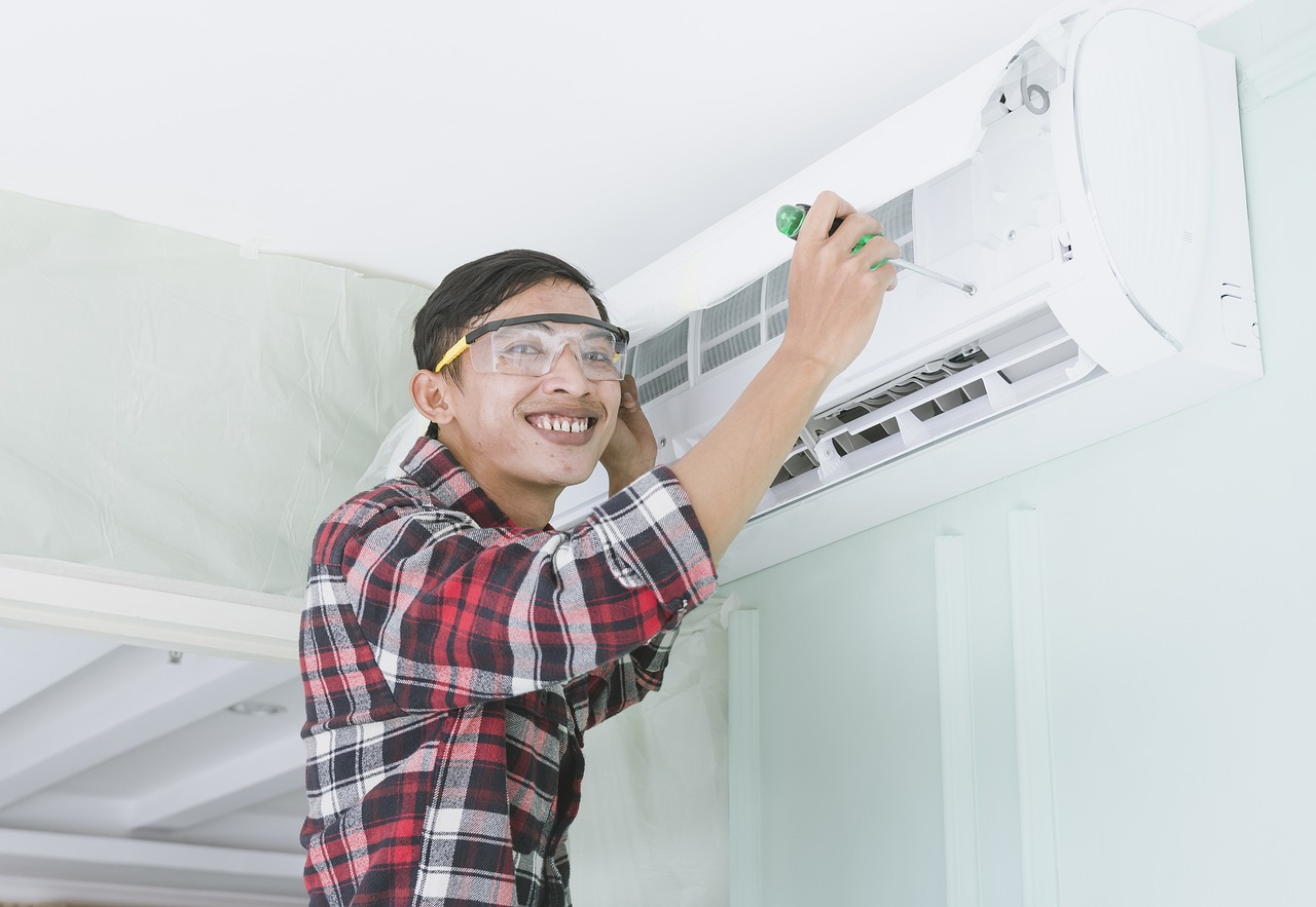 découvrez des conseils essentiels pour l'entretien de votre véhicule, afin d'assurer sa longévité et son bon fonctionnement. apprenez les meilleures pratiques de maintenance pour éviter les pannes et optimiser vos trajets, tout en garantissant votre sécurité sur la route.